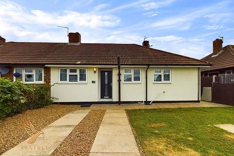 2 bedroom semi-detached bungalow for sale, Rose Avenue, Pontefract WF9