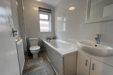 2 bedroom maisonette to rent, Orchard Lane, Codsall, Wolverhampton