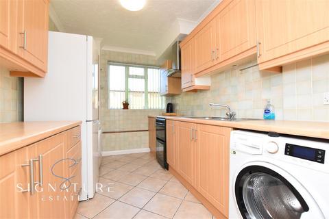 2 bedroom flat to rent, Shirley Road, Abbots Langley