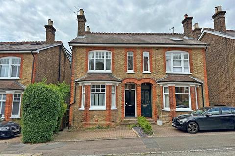 3 bedroom semi-detached house for sale, Lynwood Road, Redhill