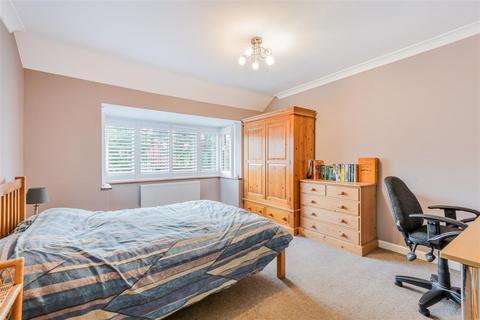 51 Temple Road, Epsom, KT19 8EY