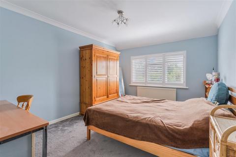 51 Temple Road, Epsom, KT19 8EY