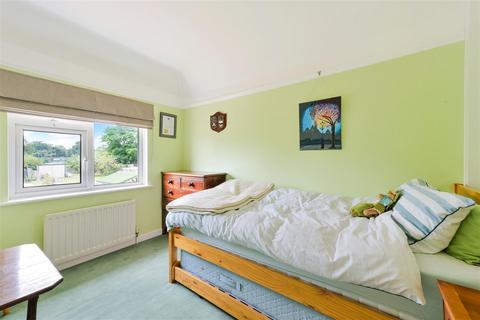 51 Temple Road, Epsom, KT19 8EY