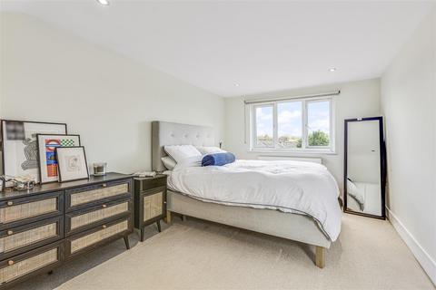 3 bedroom flat for sale, Lower Richmond Road, Putney, SW15