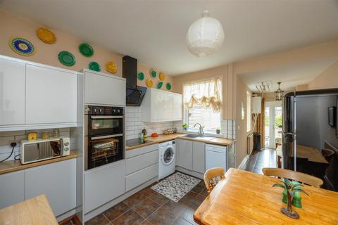 3 bedroom terraced house for sale, Wayland Road, Sharrow Vale, Sheffield