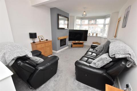 3 bedroom end of terrace house for sale, Penshurst Road, Cleethorpes DN35