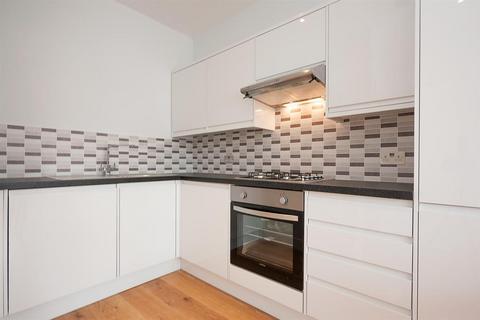 2 bedroom flat to rent, Park Road, London