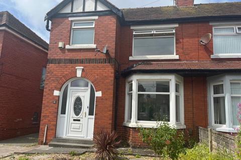 3 bedroom semi-detached house to rent, Maurice Grove, Blackpool, Lancashire