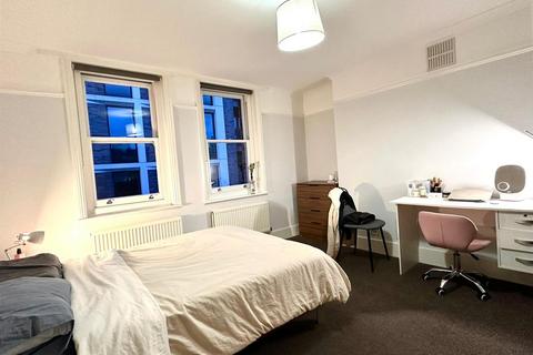 1 bedroom flat to rent, Cleveland Street, London