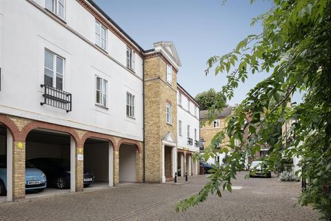 2 bedroom flat for sale, Vestry Mews, London