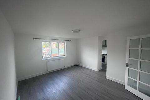 2 bedroom flat to rent, John Silkin Lane, London