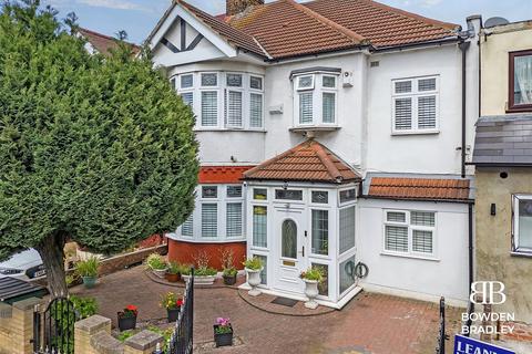 5 bedroom semi-detached house for sale, Wanstead Lane, Ilford