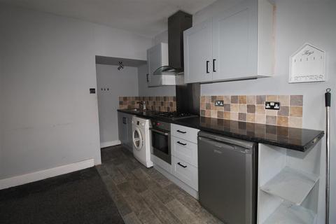 1 bedroom terraced house to rent, Junction Row, Bradford BD2