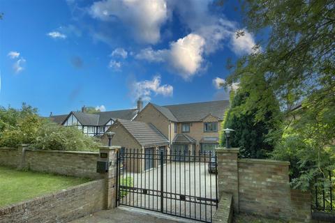 4 bedroom detached house for sale, Dunswell Road, Cottingham