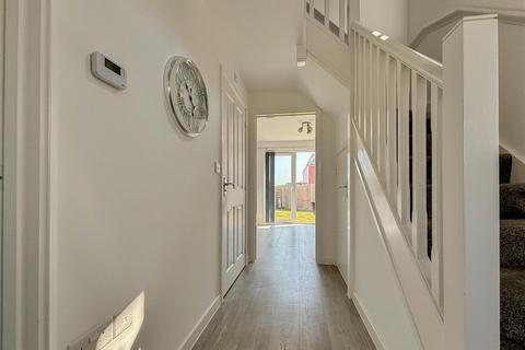 10 Oak Crescent, Burnham-on-crouch, CM0 8FP