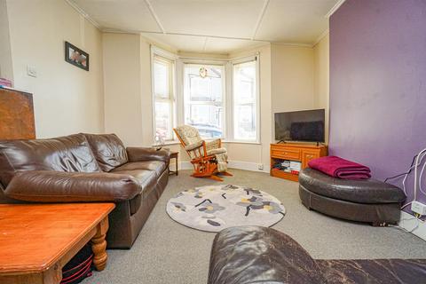 4 bedroom end of terrace house for sale, Percy Road, Hastings