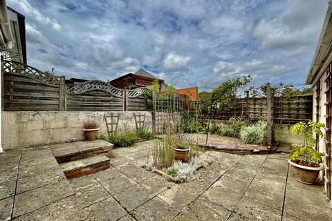 3 bedroom semi-detached house for sale, The Tinings, Chippenham SN15