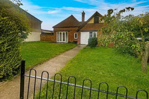 2 bedroom detached house to rent, Mowden Hall Lane, Hatfield Peverel, Chelmsford