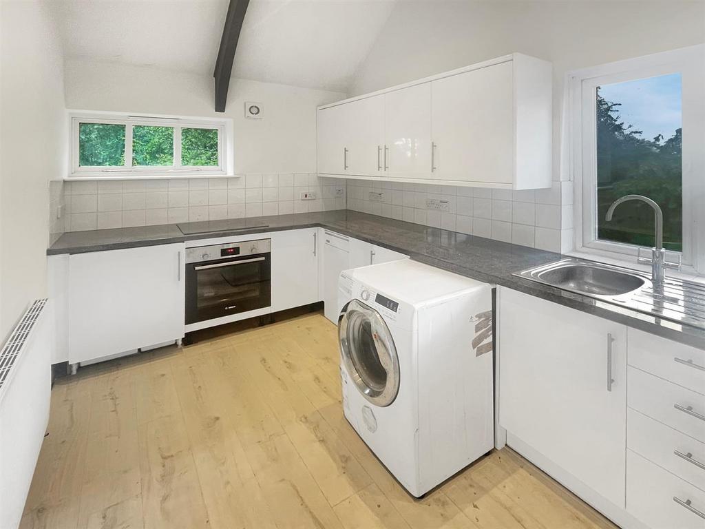 Kitchen 1.jpg
