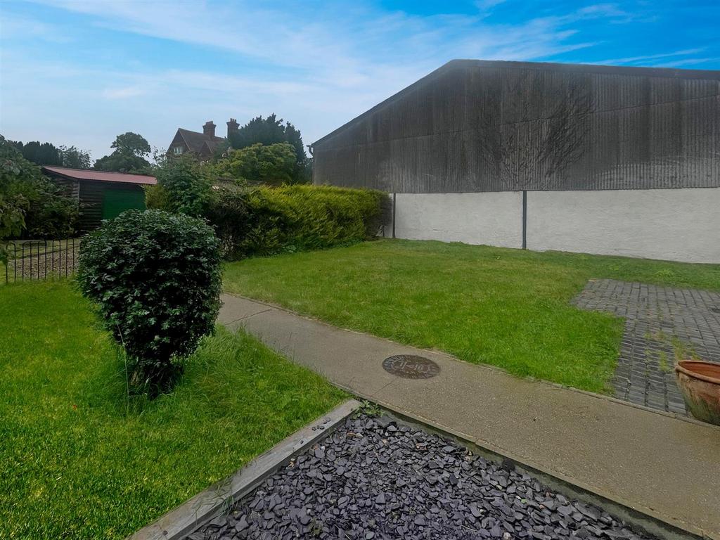 Front garden.jpg
