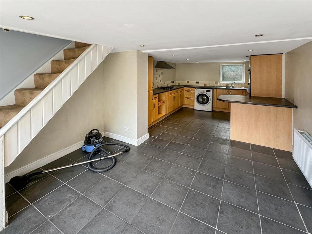 Kitchen 3.jpg