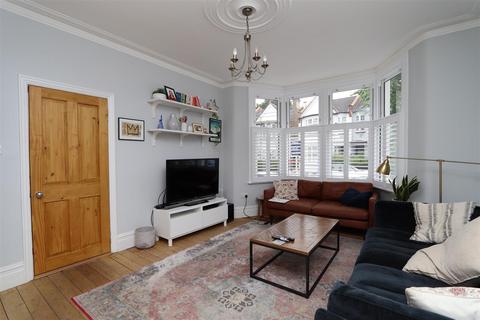 4 bedroom terraced house to rent, Lightcliffe Road, Palmers Green, N13