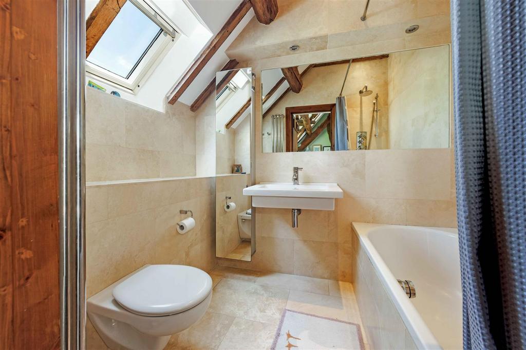 En-Suite Bathroom