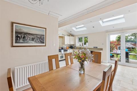 118 Maycross Avenue, Morden, SM4 4DB