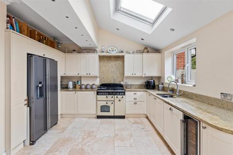 118 Maycross Avenue, Morden, SM4 4DB