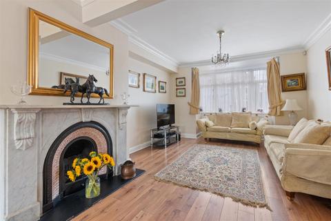 118 Maycross Avenue, Morden, SM4 4DB