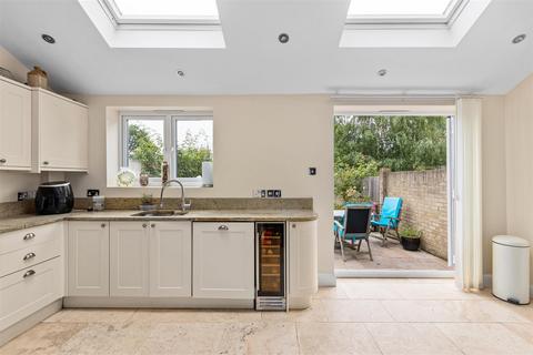118 Maycross Avenue, Morden, SM4 4DB