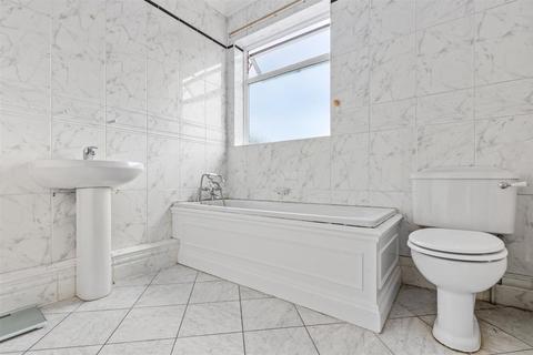 118 Maycross Avenue, Morden, SM4 4DB
