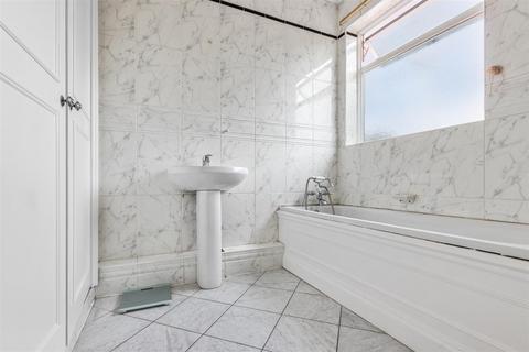 118 Maycross Avenue, Morden, SM4 4DB