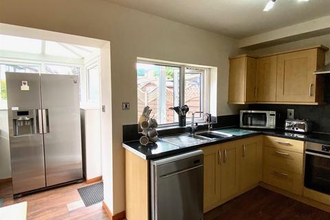 2 bedroom end of terrace house for sale, Garlick Street Brighouse