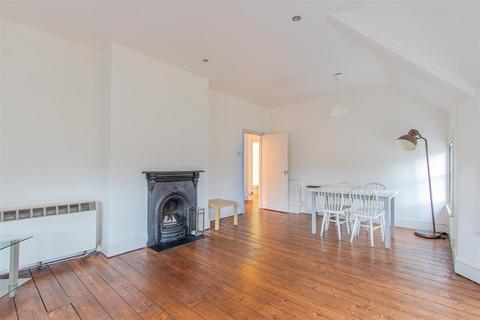 2 bedroom flat for sale, 18 Penhill Road, Cardiff CF11