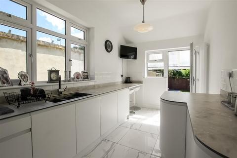3 bedroom semi-detached house for sale, Woodland Road, Darlington