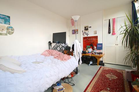 3 bedroom flat to rent, Bloomfield House, London E1