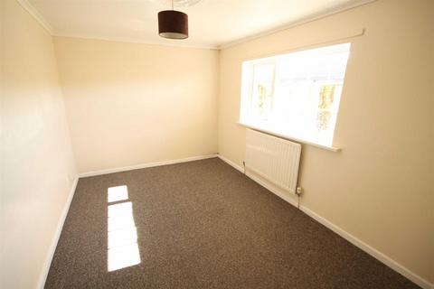 2 bedroom terraced house to rent, Borrowdale Grove, Crook