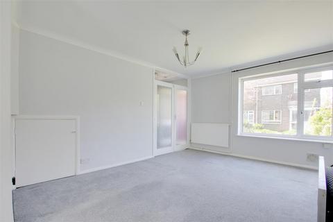 3 bedroom semi-detached house to rent, Lychpole Walk, Worthing BN12