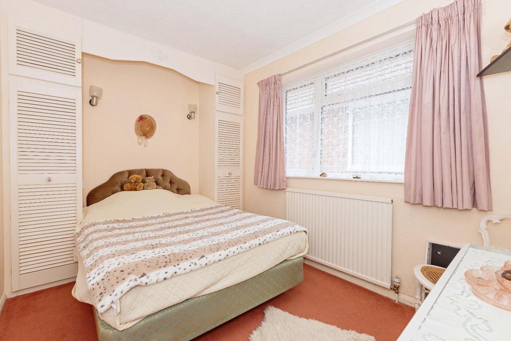 24 Perry Hill 4.JPG