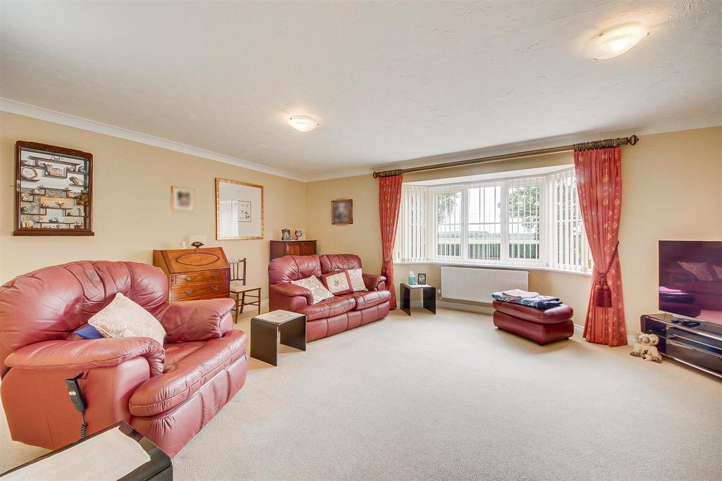 The Mallards, Southport PR9 4 bed detached house for sale £360,000
