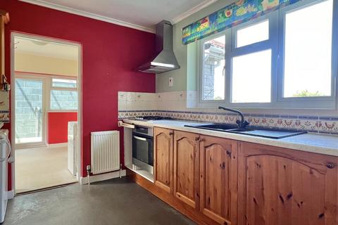 4 bedroom detached bungalow to rent, Clappentail Park, Lyme Regis DT7