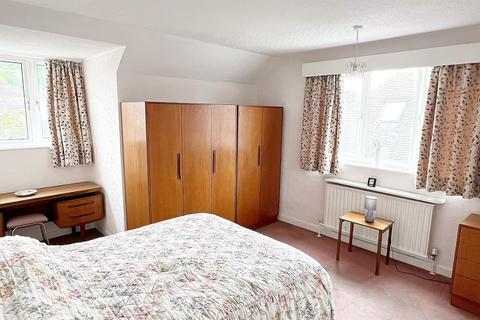 21 Irnham Road, Sutton Coldfield, B74 2TN