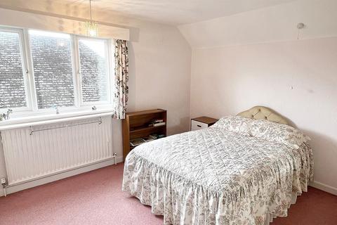 21 Irnham Road, Sutton Coldfield, B74 2TN