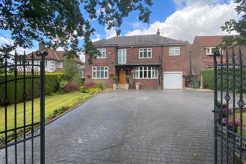 4 bedroom detached house to rent, Buxton Road, Disley, Stockport