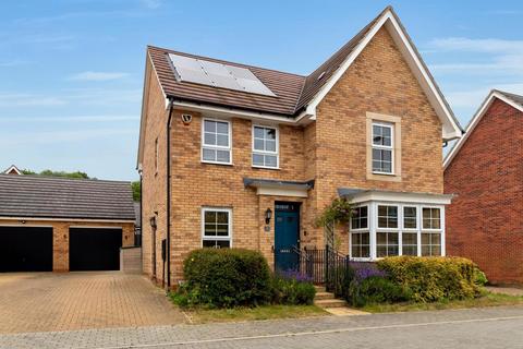 4 bedroom detached house for sale, Lucius Lane, Fairfields