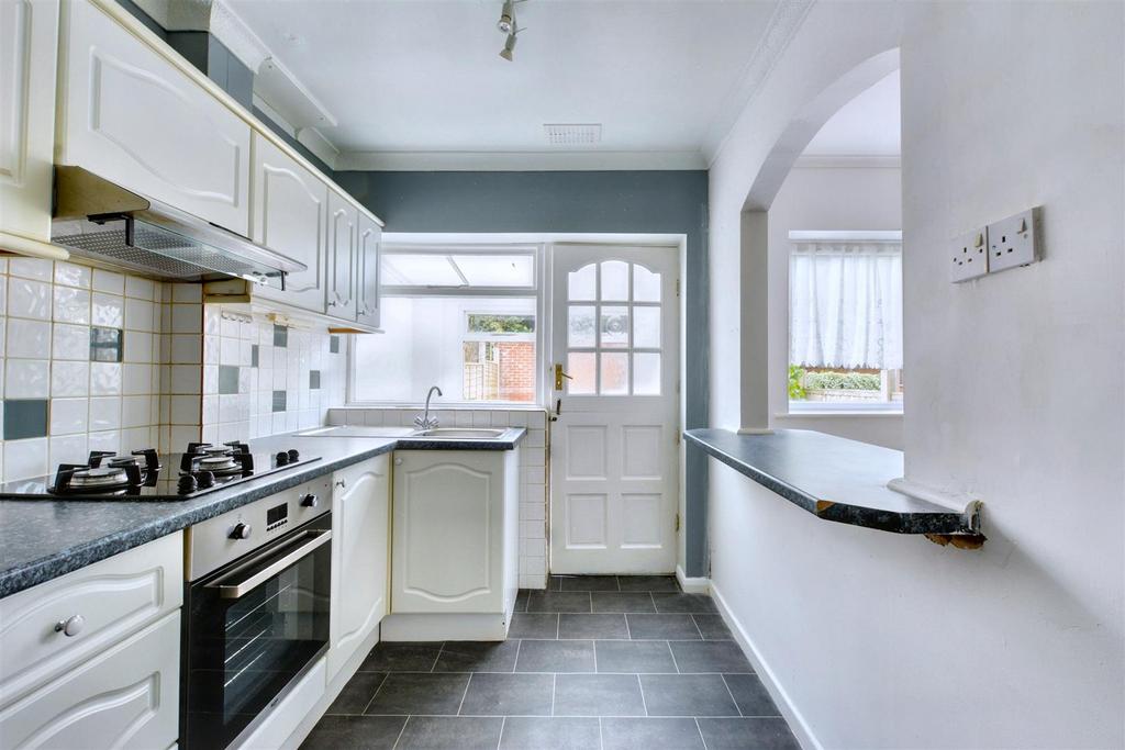 Kitchen 1.jpeg