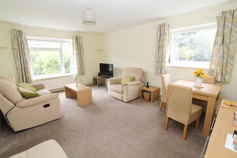 2 bedroom flat for sale, Sandown Drive, Carshalton SM5