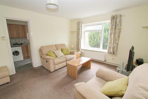 2 bedroom flat for sale, Sandown Drive, Carshalton SM5