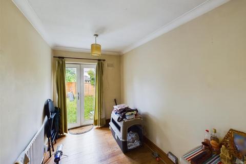 2 bedroom maisonette to rent, Worton Road, Isleworth